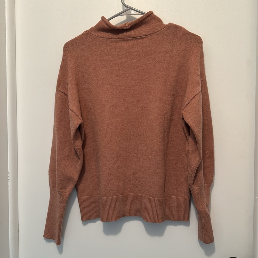 Small Express Sweater - Picture 3 of 3